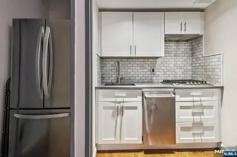 3050 Edwin Avenue Fort Lee NJ 07024
