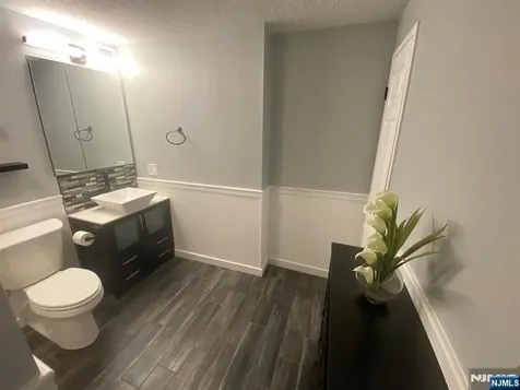1836 Harmon Cove Tower Secaucus NJ 07094