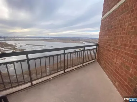 1836 Harmon Cove Tower Secaucus NJ 07094