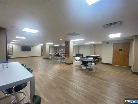 1836 Harmon Cove Tower Secaucus NJ 07094