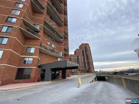 1836 Harmon Cove Tower Secaucus NJ 07094