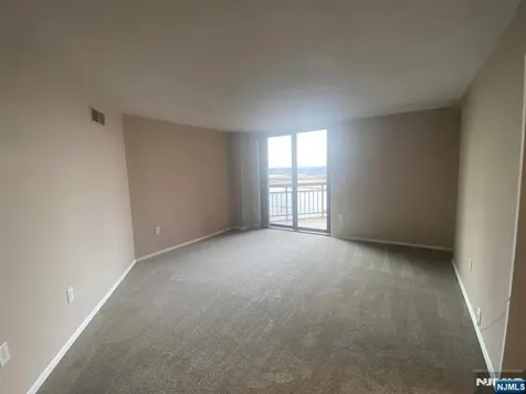 1836 Harmon Cove Tower Secaucus NJ 07094