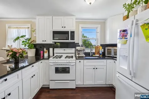 481 Macarthur Avenue Garfield NJ 07026