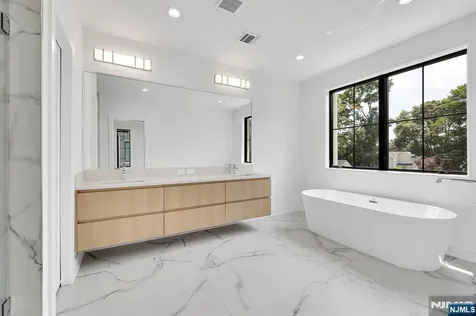 16 Feldman Paramus NJ 07652