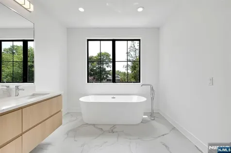 16 Feldman Paramus NJ 07652