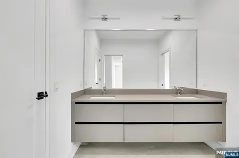 16 Feldman Paramus NJ 07652