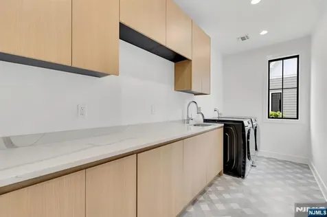 16 Feldman Paramus NJ 07652