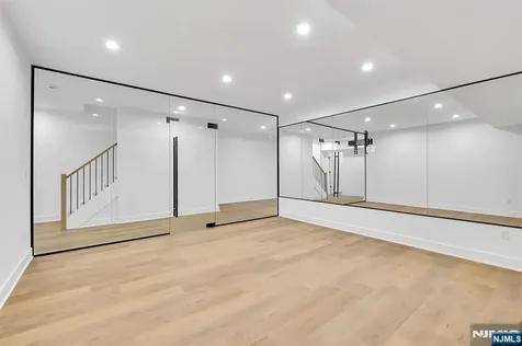 16 Feldman Paramus NJ 07652