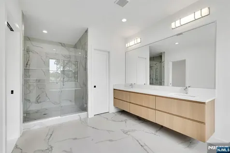 16 Feldman Paramus NJ 07652