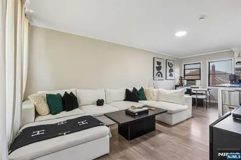 481 Macarthur Avenue Garfield NJ 07026