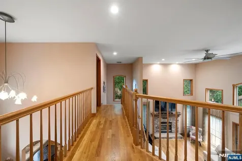 325 Cooper Place Paramus NJ 07652