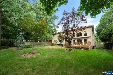 325 Cooper Place Paramus NJ 07652