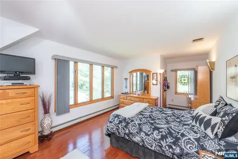 13 Fox Run North Caldwell NJ 07006