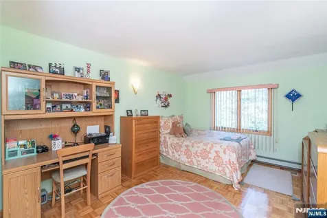 13 Fox Run North Caldwell NJ 07006