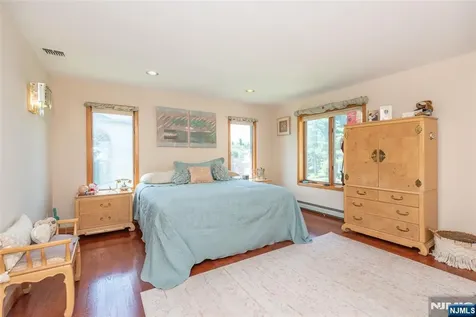 13 Fox Run North Caldwell NJ 07006