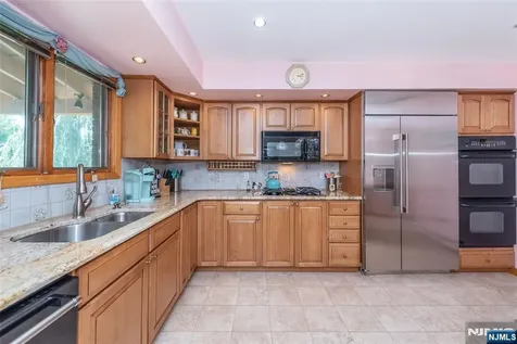 13 Fox Run North Caldwell NJ 07006