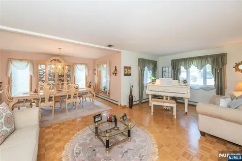 13 Fox Run North Caldwell NJ 07006