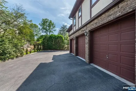 13 Fox Run North Caldwell NJ 07006