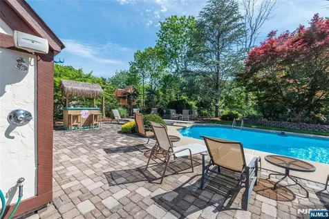 13 Fox Run North Caldwell NJ 07006