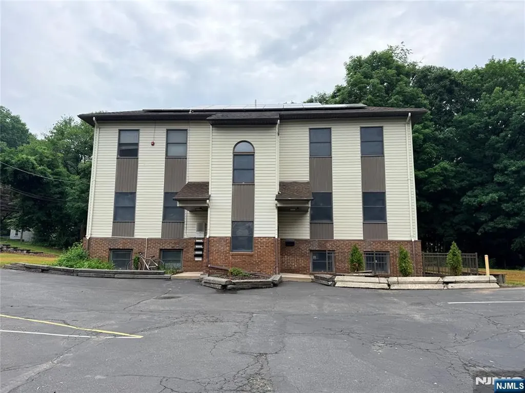 48 Ringwood Ringwood NJ 07456