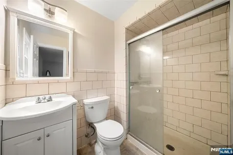 89A Forsythia Paramus NJ 07652