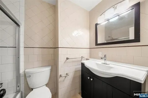 89A Forsythia Paramus NJ 07652
