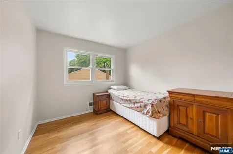 89A Forsythia Paramus NJ 07652