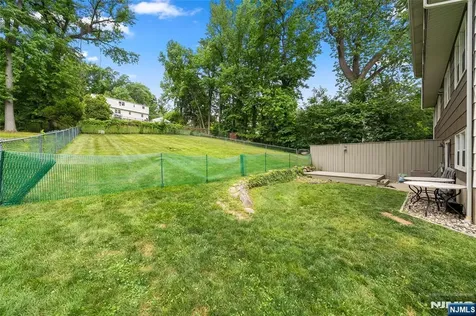 89A Forsythia Paramus NJ 07652