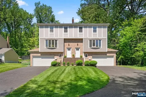 89A Forsythia Paramus NJ 07652