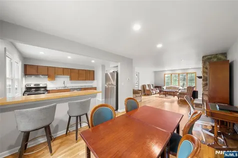 89A Forsythia Paramus NJ 07652