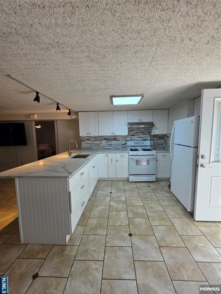 433 Thompson Street Hackensack NJ 07601