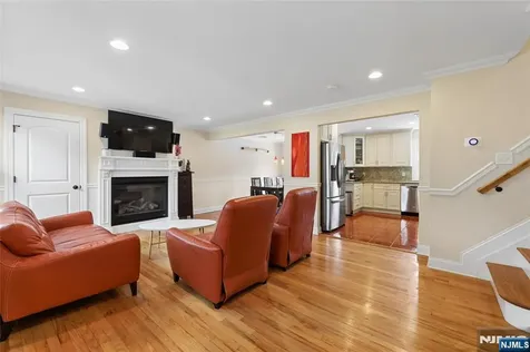 194 Madison Avenue Cresskill NJ 07626