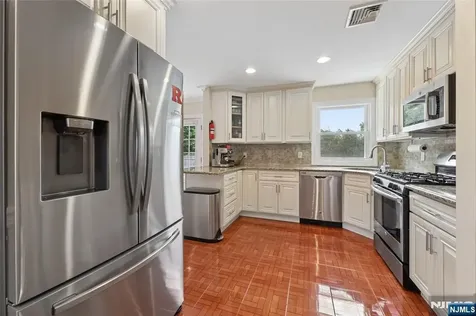 194 Madison Avenue Cresskill NJ 07626