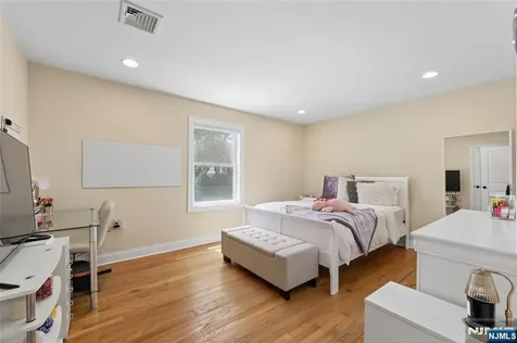194 Madison Avenue Cresskill NJ 07626
