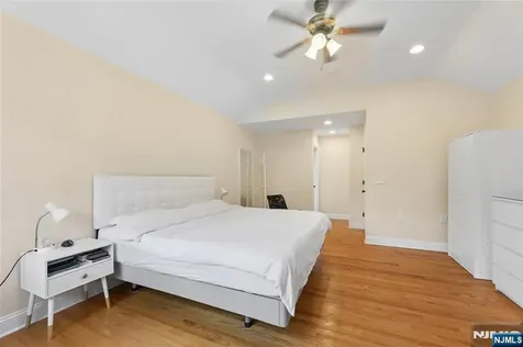 194 Madison Avenue Cresskill NJ 07626