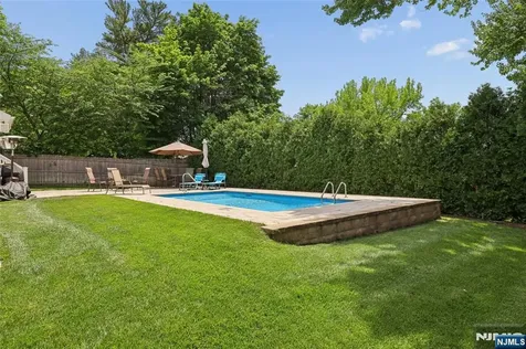 194 Madison Avenue Cresskill NJ 07626