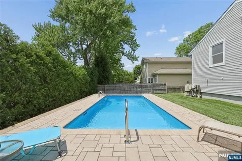 194 Madison Avenue Cresskill NJ 07626