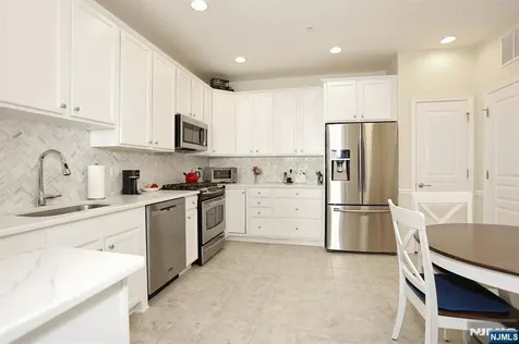 3214 Warrens Way Wanaque NJ 07465