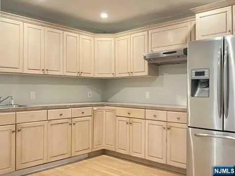 433 8th Street Palisades Park NJ 07650