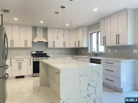 433 8th Street Palisades Park NJ 07650