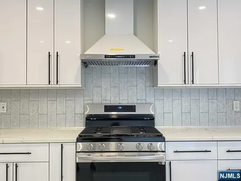 433 8th Street Palisades Park NJ 07650