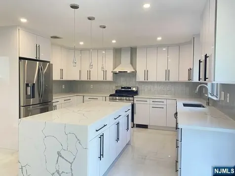 433 8th Street Palisades Park NJ 07650