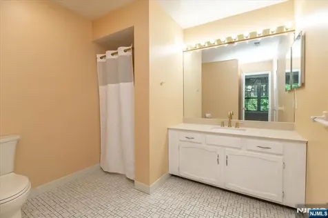 23 Foxboro Lane West Milford NJ 07480