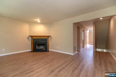 23 Foxboro Lane West Milford NJ 07480