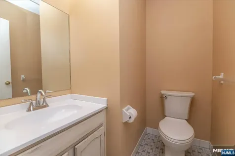 23 Foxboro Lane West Milford NJ 07480