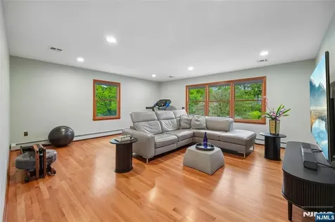720 Maxwell Place Ridgewood NJ 07450