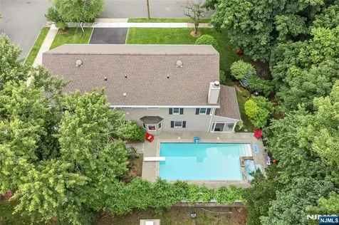 720 Maxwell Place Ridgewood NJ 07450