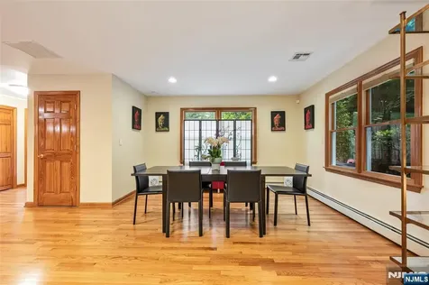 720 Maxwell Place Ridgewood NJ 07450