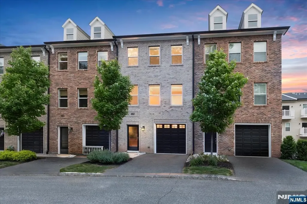 102 Abbe Road Little Falls NJ 07424