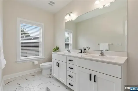 102 Abbe Road Little Falls NJ 07424